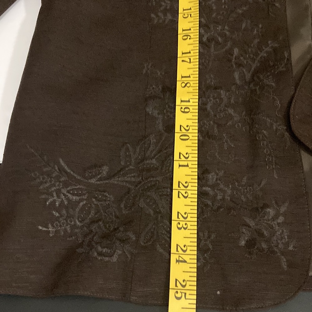 Silk Land brown embroidered lined blazer size 12, Long sleeves, Chinese collar. - Picture 9 of 12